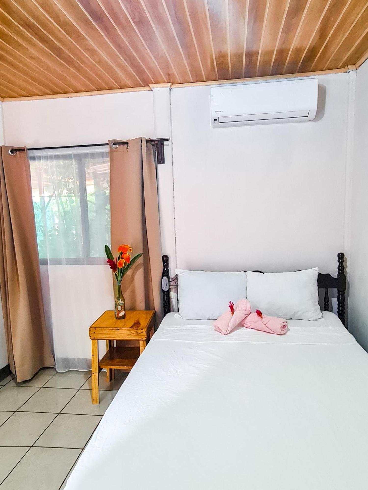Hospedaje Combi Dream Bird Playas del Coco Exterior photo
