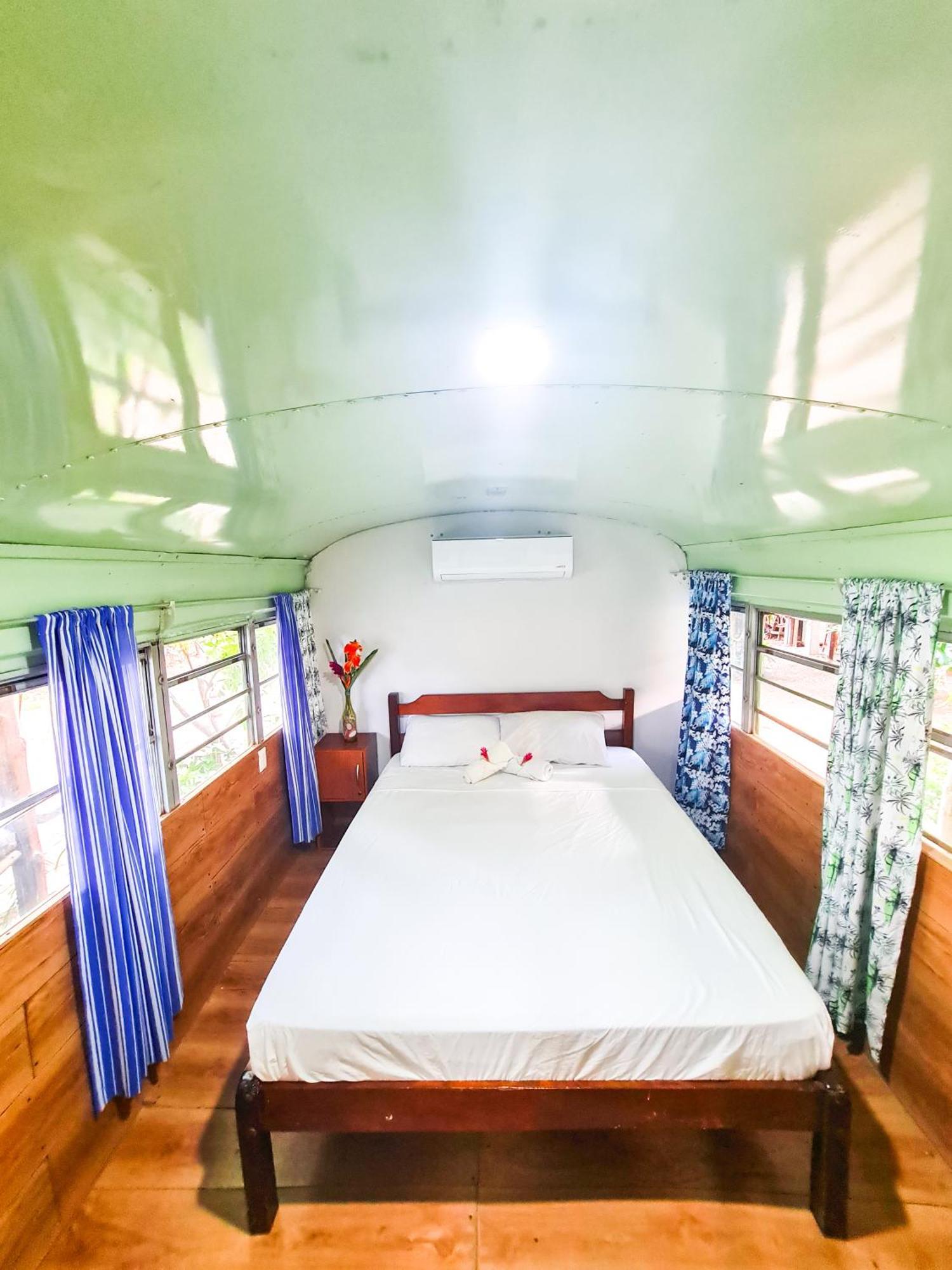 Hospedaje Combi Dream Bird Playas del Coco Exterior photo