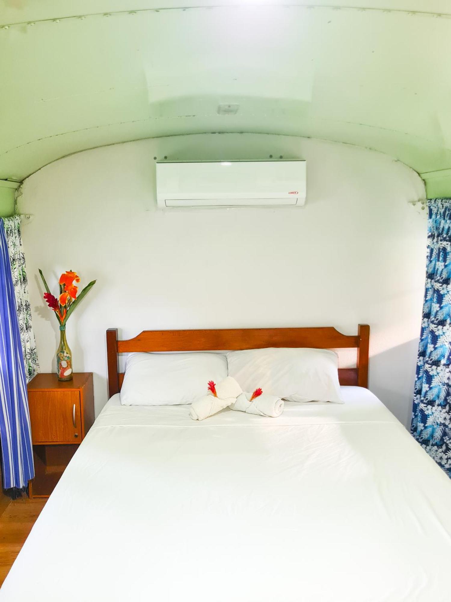 Hospedaje Combi Dream Bird Playas del Coco Exterior photo